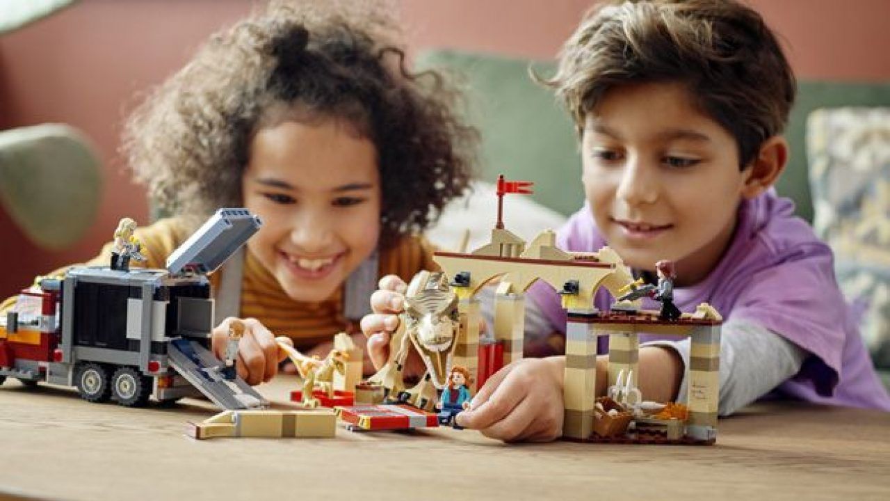 LEGO presenta set Horizon Forbidden West Collolungo e altri