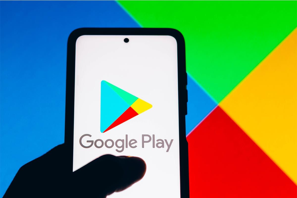 smartphone con Google Play sullo schermo