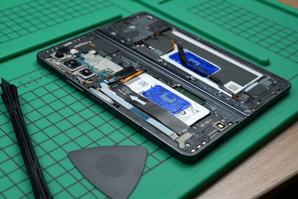 Samsung Self-Repair smartphone pieghevole