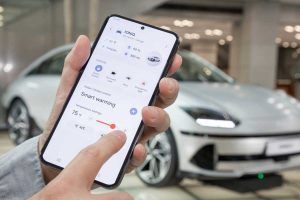 Samsung SmartThings in esecuzione su smartphone per controllo veicolo Hyundai Motor Group da remoto