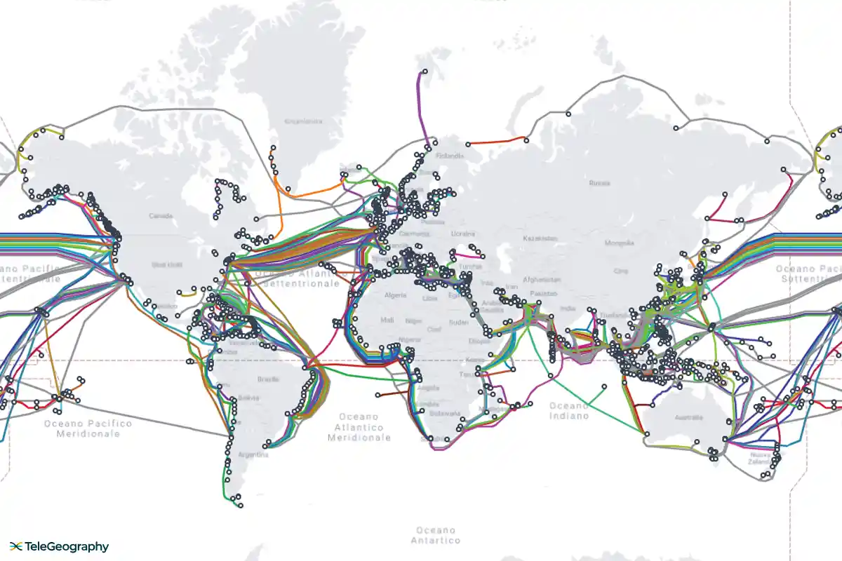 Mappa globale dei cavi fibra ottica sottomarini