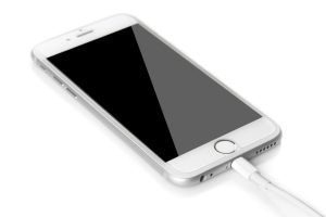 Vuoi risparmiare la batteria dell'iPhone? C'è solo un modo che funziona davvero