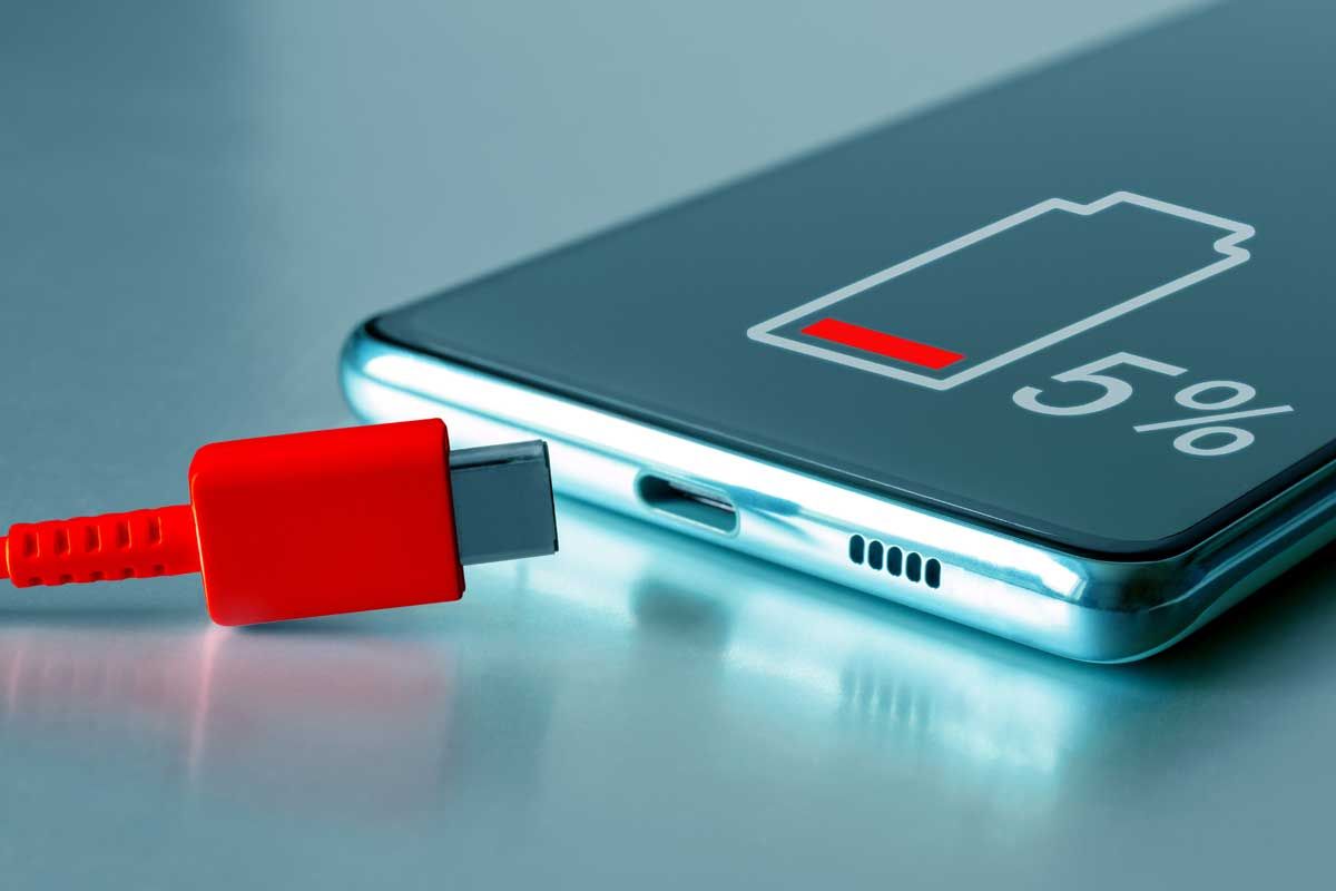 smartphone carico al cinque per cento - consigli risparmiare batteria