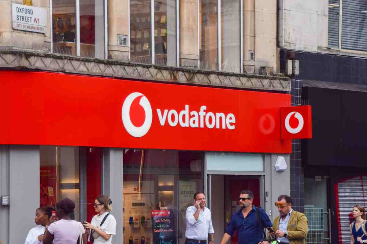  Perché in tanti stanno cambiando operatore: valanga di recessi per Vodafone e Iliad