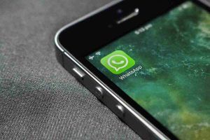 WhatsApp, la funzione poco conosciuta che cambia la vita