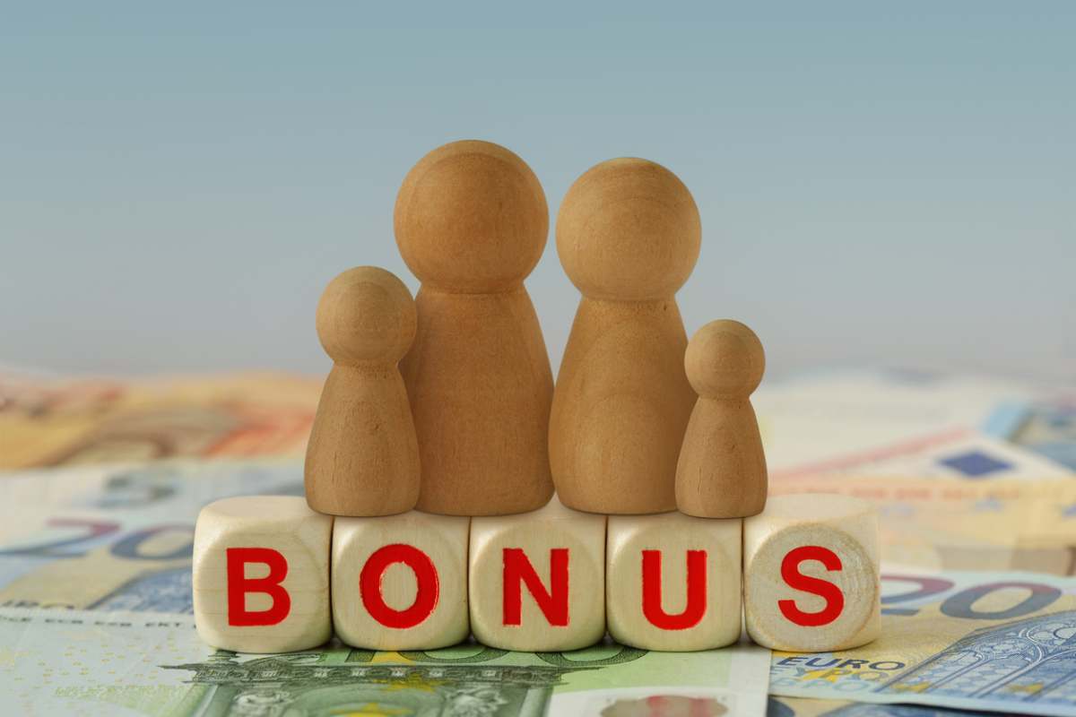 In arrivo nuovi bonus da 100 euro: gli aiuti che fanno felici le famiglie