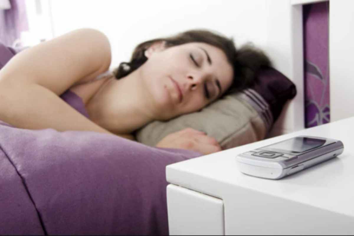 Cellulare acceso durante l'orario di sonno