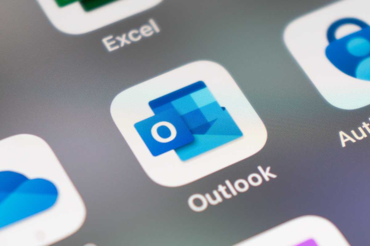 Outlook, come funziona e come si inoltrano le mail: guida rapida