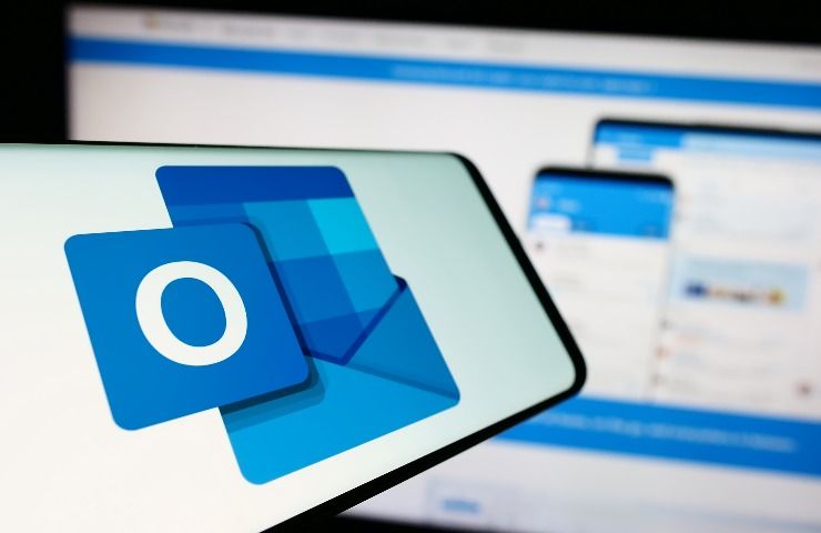 Outlook, come funziona e come si inoltrano le mail: guida rapida