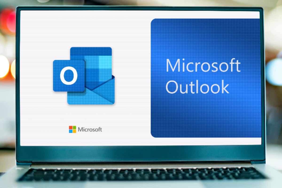 Outlook, come funziona e come si inoltrano le mail: guida rapida