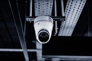 Il datore di lavoro può usare le telecamere per spiare i dipendenti? Cosa dice la legge
