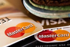 Come visualizzare le carte di credito salvate