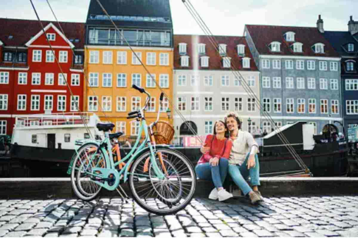 Persone in bicicletta a Copenaghen