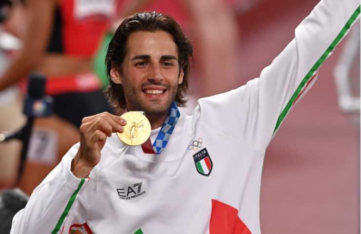 Gianmarco Tamberi vince l'oro olimpico a Tokyo 2020