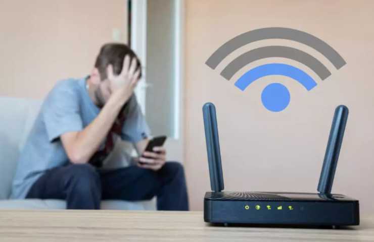 Persona disperata che non funziona il Wi-Fi a casa