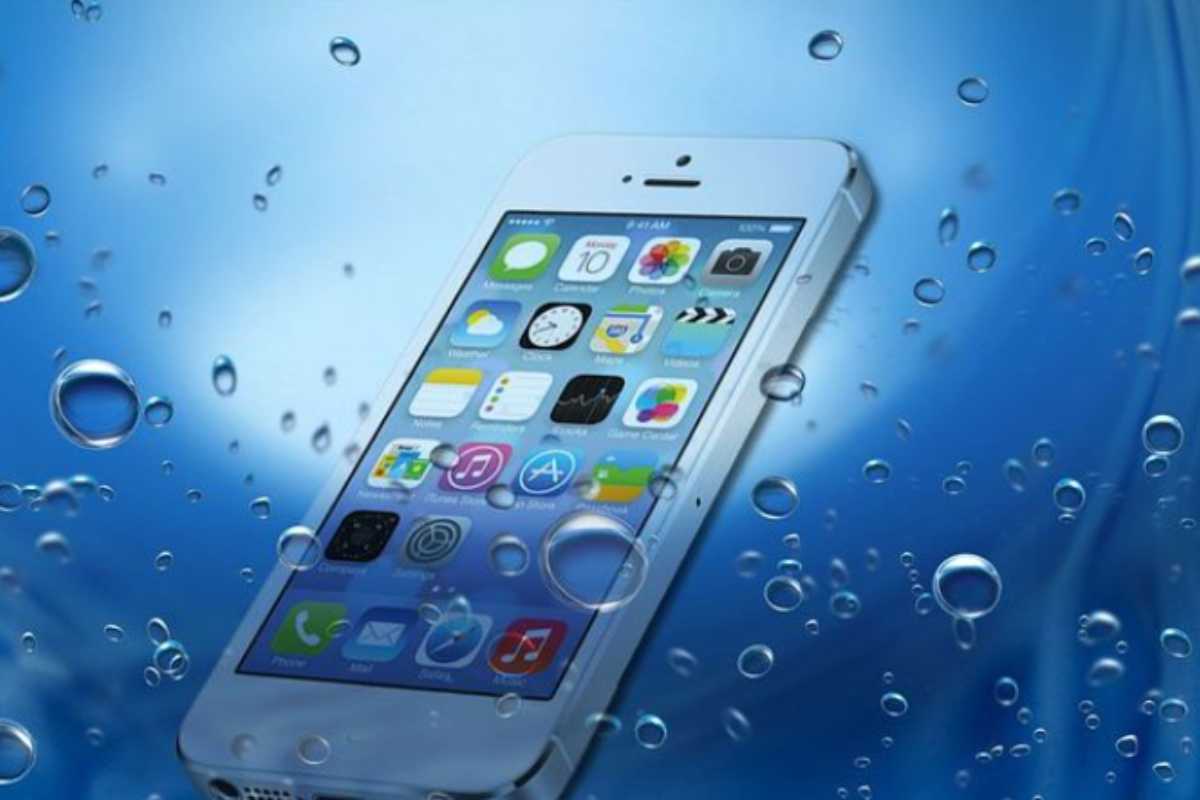 iPhone nell'acqua